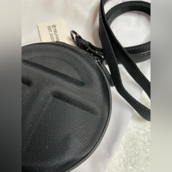 Telfar Black Circle Wallet Case with crossbody Strap Full set NWT - Picture 2 of 8